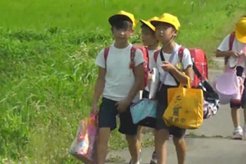 Sの前押さえ我慢 もじもじ下校4