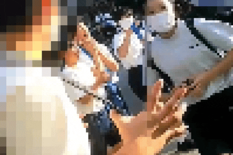 陸上部体育着少女の揺れとワキ下姿