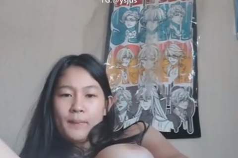 顔のわりに爆乳の手マンオナニー
