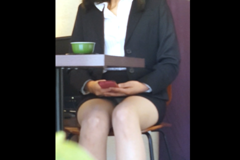 職権乱用　職場で盗撮　働くお姉さんたちのエロ脚を視姦する　その4