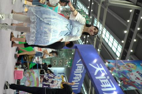 高画質 アジア圏のコスプレ逆さ68