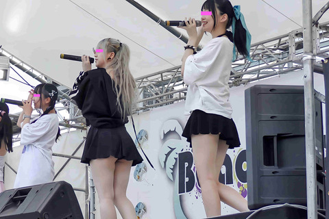 ビーチの歌姫たち＃031：【4K動画】ミニスカの絶対領域が...