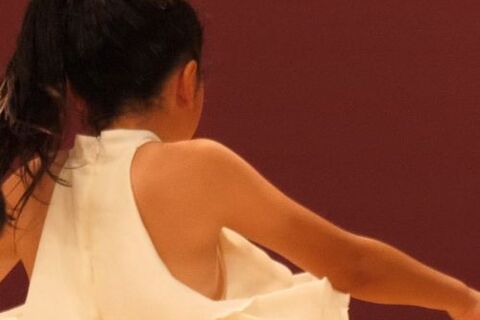 2024販売！４Ｋ高画質！ダンス！ノーブラで脇が甘くても踊...