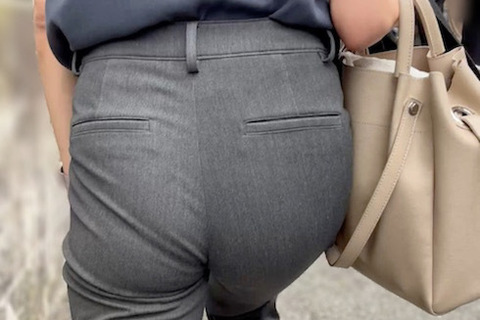 《美脚スレンダー美人OL！王道グレースラックス》