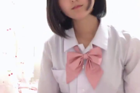 秘蔵・超絶美人J〇の生ライブ　制服脱ぎ捨てます。