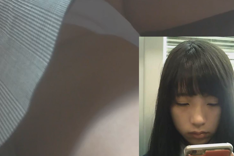 リアル黒髪ロング制服JKを逆さパンチラ盗撮風！