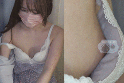 [ワクチン接種/2名]ブラ紐を引っ張られこの表情に・・・！...