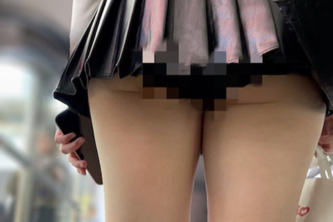 《超ド級！！！丸見えだし、ハミ出すしとんでもないモデル》