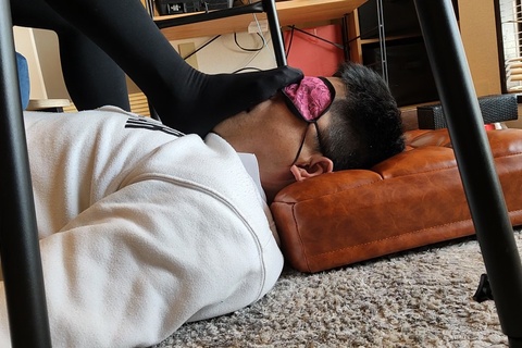 さなちゃんのピアノ顔面ペダル黒タイツ編VOL1