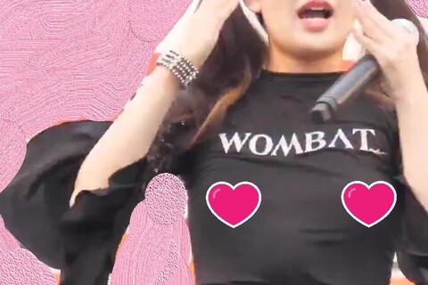 ダンス中にハプニングが…　ずり落ちてしまう。。