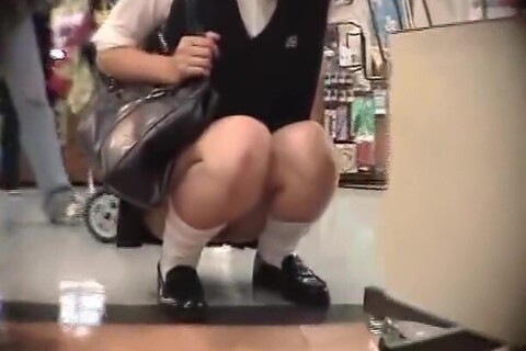 パンチラに命を懸けた変態の末路...44