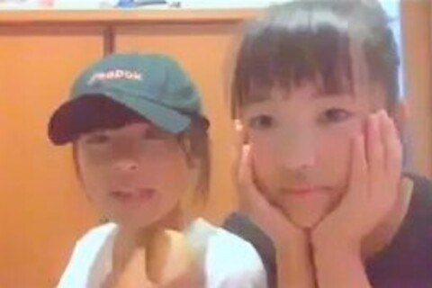 歌いながら脱いじゃった(200)