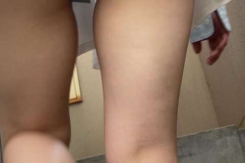 お姉さん　階段パンチラ　盗撮風