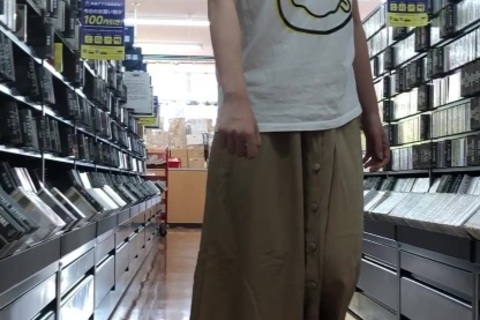 逆さの楽園【6】お姉さんチラ　8名