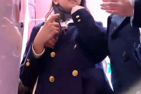 プリクラ内で女子の綿パン逆さ撮り