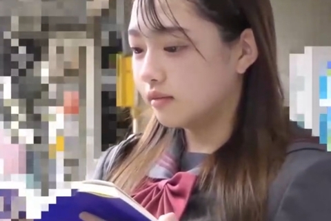 令和のキレイなお姉さん999 妹系お姉さんツケマワシ電車姦＆リアルハメ撮り...