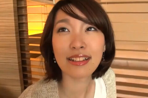 【個人撮影】超美人な美巨乳ショートカットが敏感すぎて大量潮...