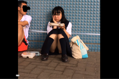 休日の美脚　パンチラコレクション 　色々なしゃがみ込み編