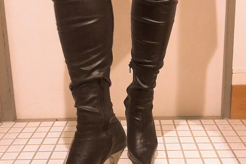 ニーハイブーツでうどんを踏み踏みその１　#フードクラッシュ...