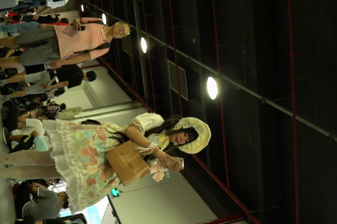 高画質 アジア圏のコスプレ逆さ69