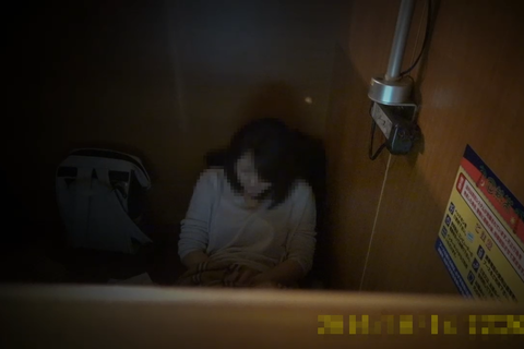 ネカフェ盗撮　人妻風のお姉さんと発情中のカップル