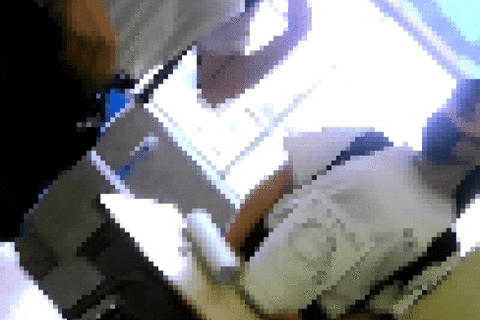 揺れてデカイ少女の体育着姿