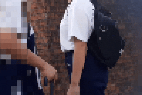 爆乳少女の体育着姿