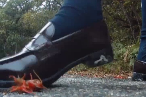 （再販）アイドル級の可愛い女の子の制服ローファーで残酷ザリ...