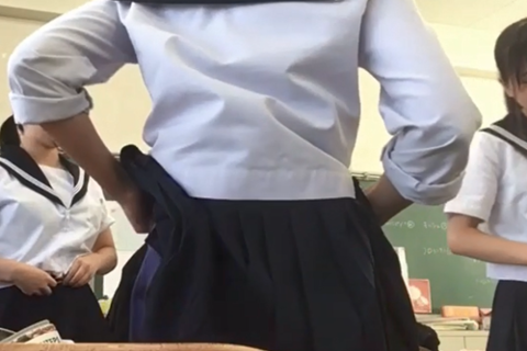 【素人】卒業前に同級生が撮影した★４時限目～体育授業前～体...