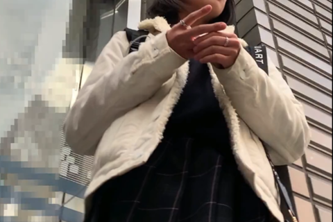 キュートカジュアル女子エメラルドグリーンパンチラシーン♡