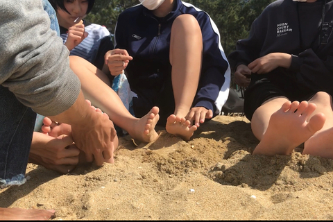 jk 4人組　海辺　足裏くすぐり