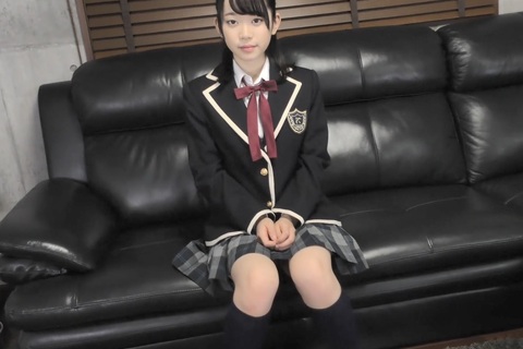 架乃ゆら、黒ブレザー制服下着グラビア