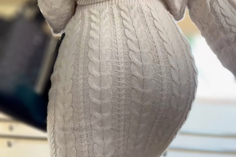 《圧倒的オーラ！居ても立っても居られなくなる極上キャリアウ...