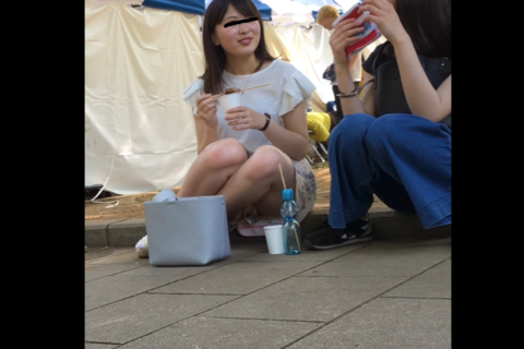 休日の美脚　パンチラコレクション　色々なしゃがみ込み編　その２