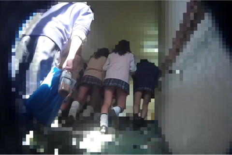 文化祭潜入　天国への階段　色んな脚、脚、脚。