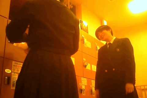 銭湯で部活後JKたちの着替え撮影♥