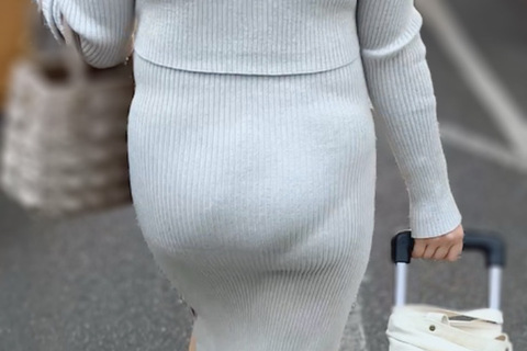 《デッカいパンティーだな！ニットワンピから浮かび上がる肉厚巨尻》