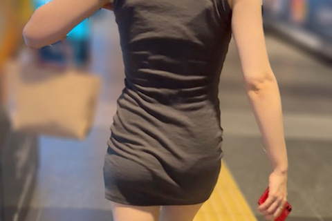 《姉さんそれはセクシー過ぎです！大胆に見せつけるブラ線とP...