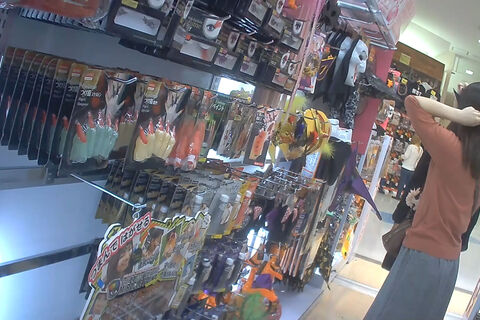 美少女のハロウィンのお買い物