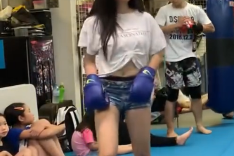 ロ】女子中●生の開脚ハイキック41分 Short pant...