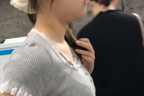 小柄爆乳OLさん！！！！！素晴らしい乳！！
