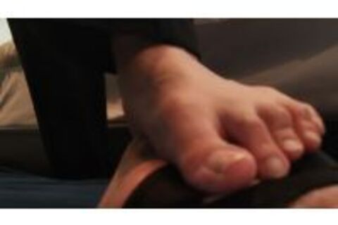 裸足で顔を踏みながら歌うめいちゃん　vol1