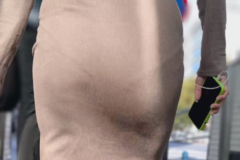 《とんでもなく揺れる！上も下も透け過ぎなフェロモンBODY...