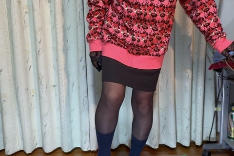 幸子女王様、JKの上履き（Asahi）でロールケーキクラッシュ