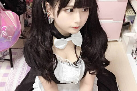 平均顔の女がメイド服を着ると非常に興奮する　フェチマニアシ...