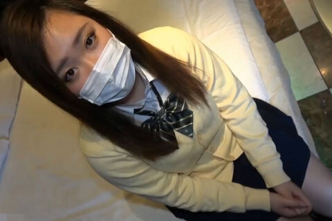【個人撮影】先月まで高〇生の18歳！卒業したての卑猥なデカ...