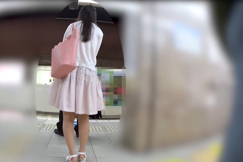 清楚女子大生パンティー激写！お茶の水大学付近　うーん最高ショット