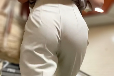 「DAY1！極上OLのプリ尻ハイウエストパンツ姿」