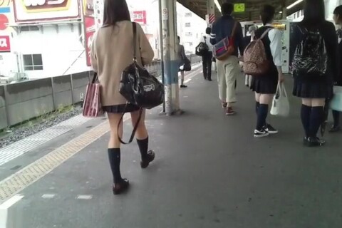 本物のリアルなパンチラ