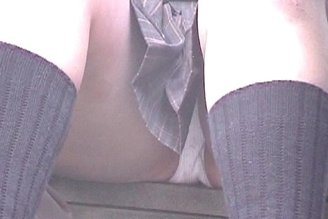 階段パンチラ01